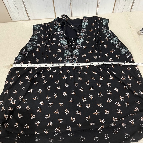 Lucky Brand Pull Over Cap Sleeve Black Top, Size Small - Picture 15 of 16